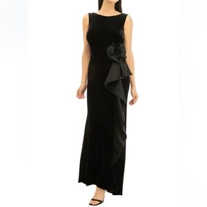 Jessica Howard Woman’s boat neck evening gown
